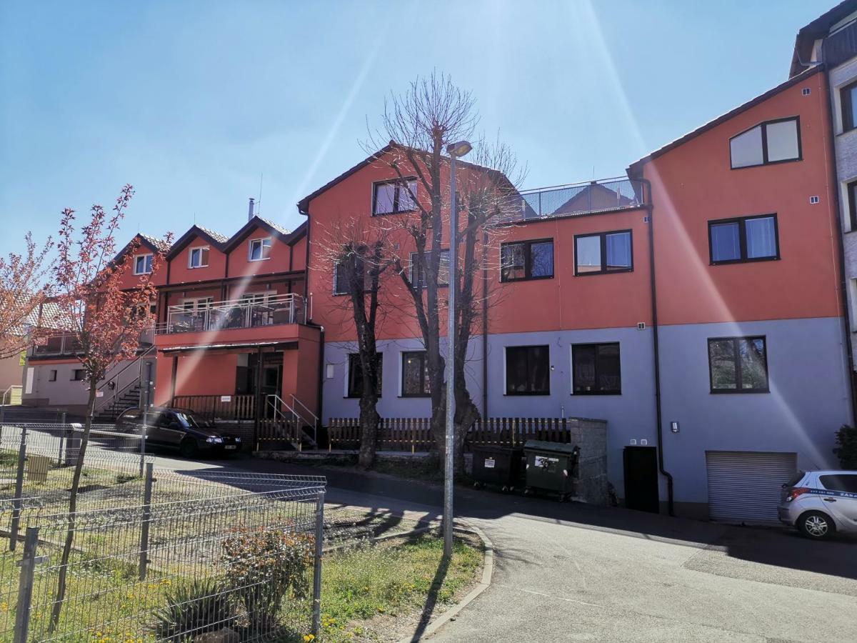 Bambus Zahrada Aparthotel Prága Kültér fotó